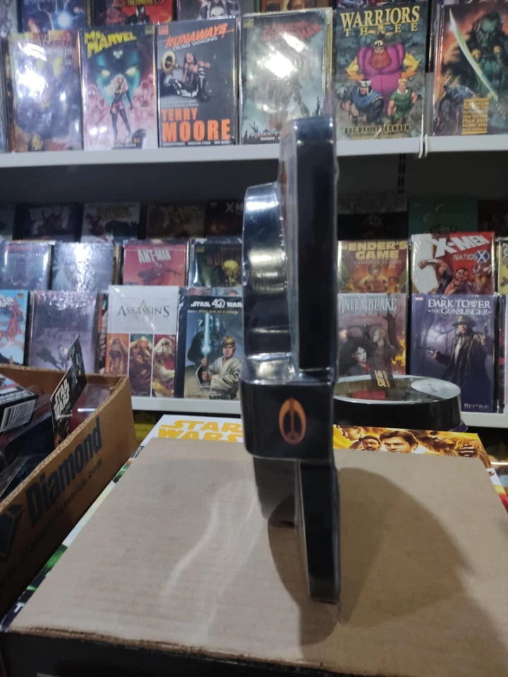 Diamond Select Star Trek Deep Space Nine DS9 Constable Odo Figure 7-in Figure - Image 2 of 4