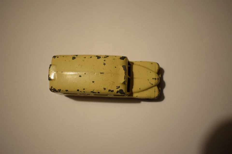 Ambulancia Dinky Daimler de colección Foto 4 de 4