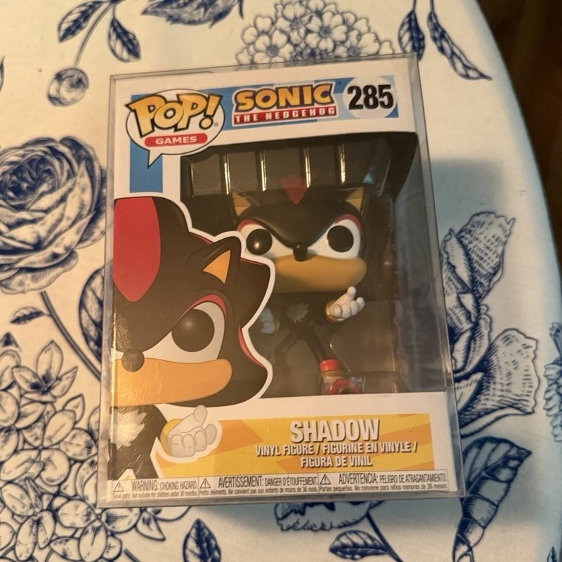 Funko Pop! Games Sonic the Hedgehog Shadow #285 Vinyl Figure w/ Protector