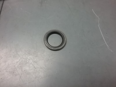 Seal for an OMC sterndrive 981195