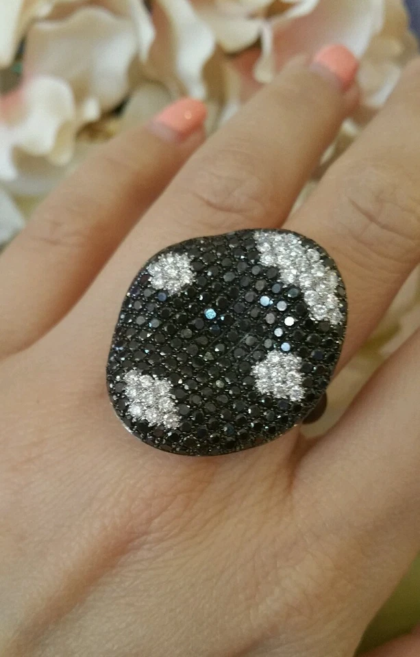 Anillo Estate con pavé de diamantes blancos y negros en oro de 18 k - HM1587AA
