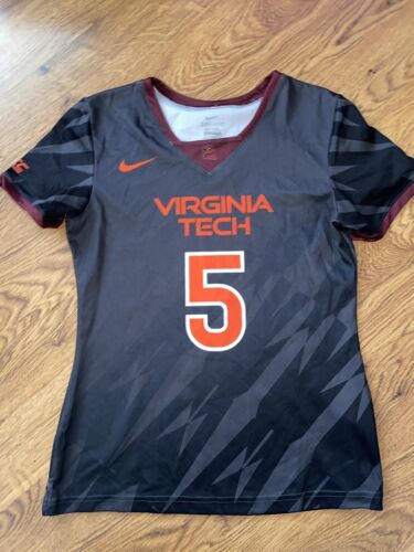 Maglietta da lacrosse 2018 Nike Virginia Tech Hokies #5 Zan Biedenharn indossata da donna 2018 - Foto 1 di 3