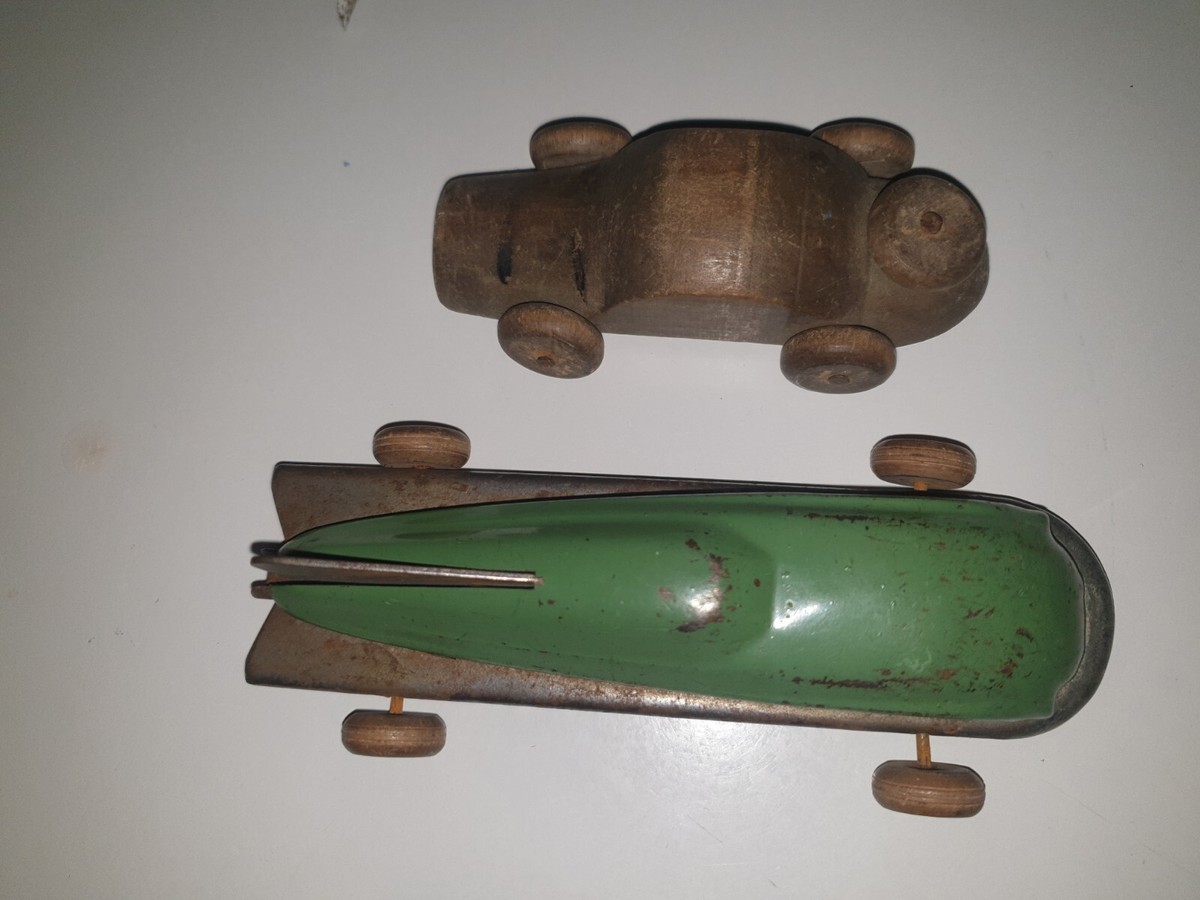 Lot De Voitures Anciennes : Record En Tôle Américaine Années 50 + Voiture En Bois - Occasion
