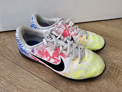 Nike Schuhe Jr Vapor AT8139104 Hallenfußballschuhe UK Kleinkind 13,5 gebraucht 