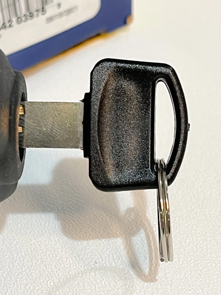 Stant 10508 Locking Car Auto Fuel Gas Cap -Wide Range Fitment Nissan NEW - Image 3 of 4