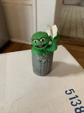 VTG Oscar the Grouch Paper Airplane PVC Figure Applause Sesame Street T1a