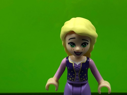 LEGO Repunzel Minifigure - Dark Purple Top - Disney Princess Minifig 41156 - Picture 10 of 10