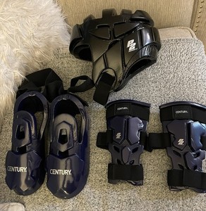 Century Powerline 2.0 Martial Arts Sparring Gear Adult & Youth Show Size 5/6