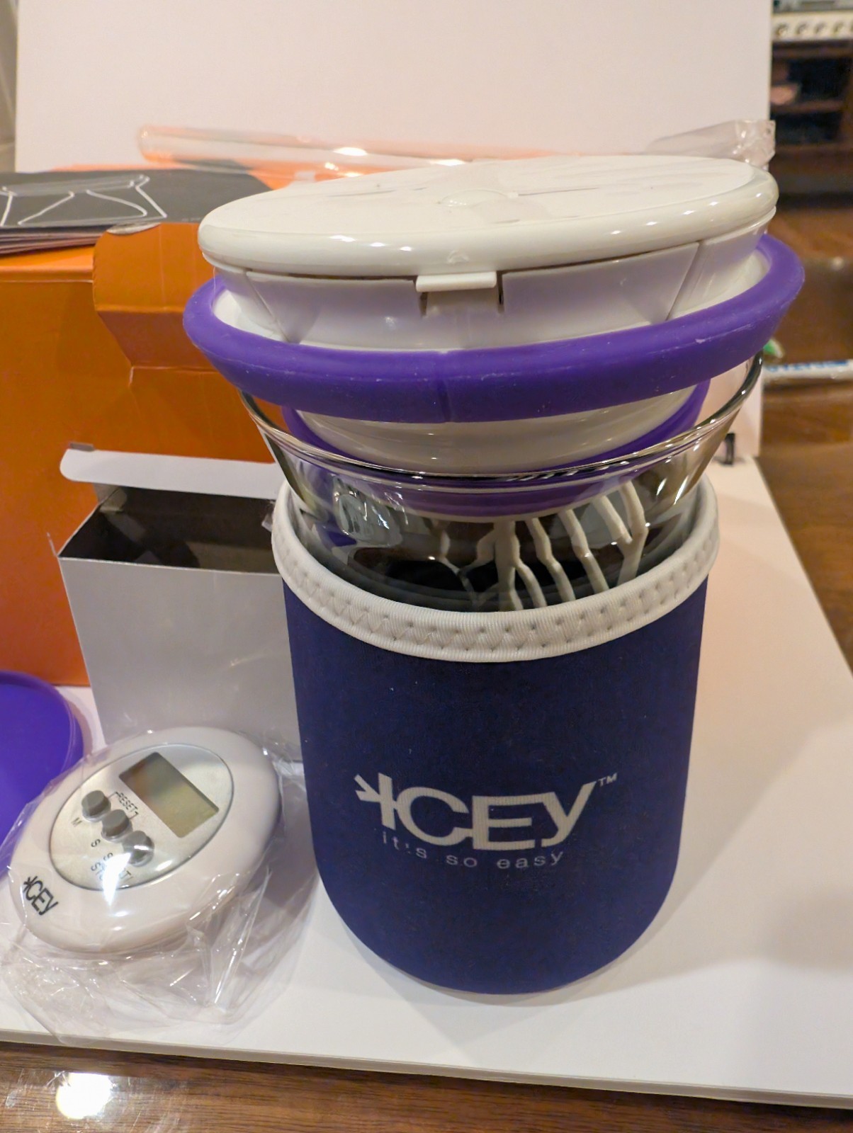 Slushy Maker -ICEY  Perfect Frozen Drinks Glass BLENDER NEW 