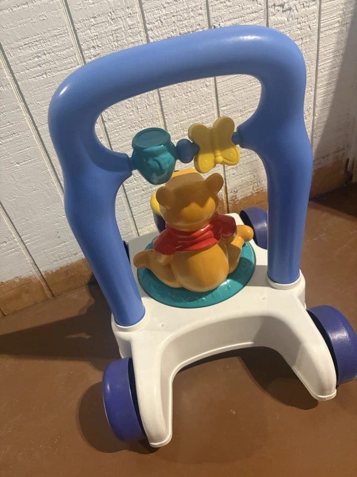 Winnie the Pooh DE COLECCIÓN Mattel Spinning Pooh Walker Push Toy Baby 1997 RARO Foto 2 de 4