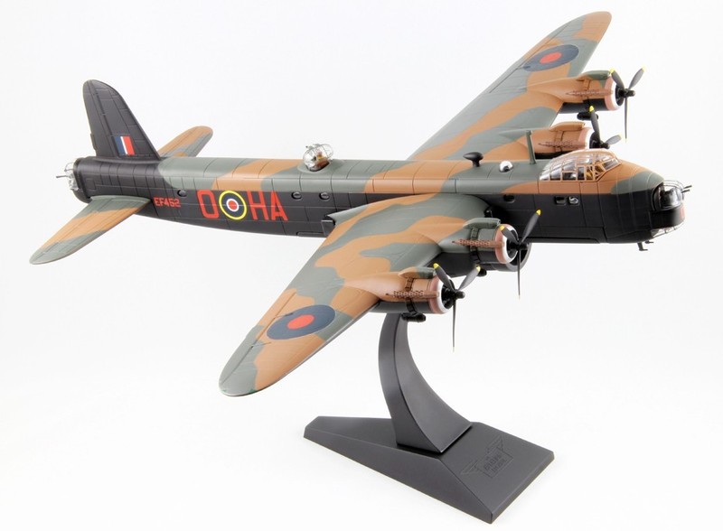 Corgi Aviation Short Stirling B.Mk III, RAF No.218 Sqn, EF452 1/72 Scale AA39503