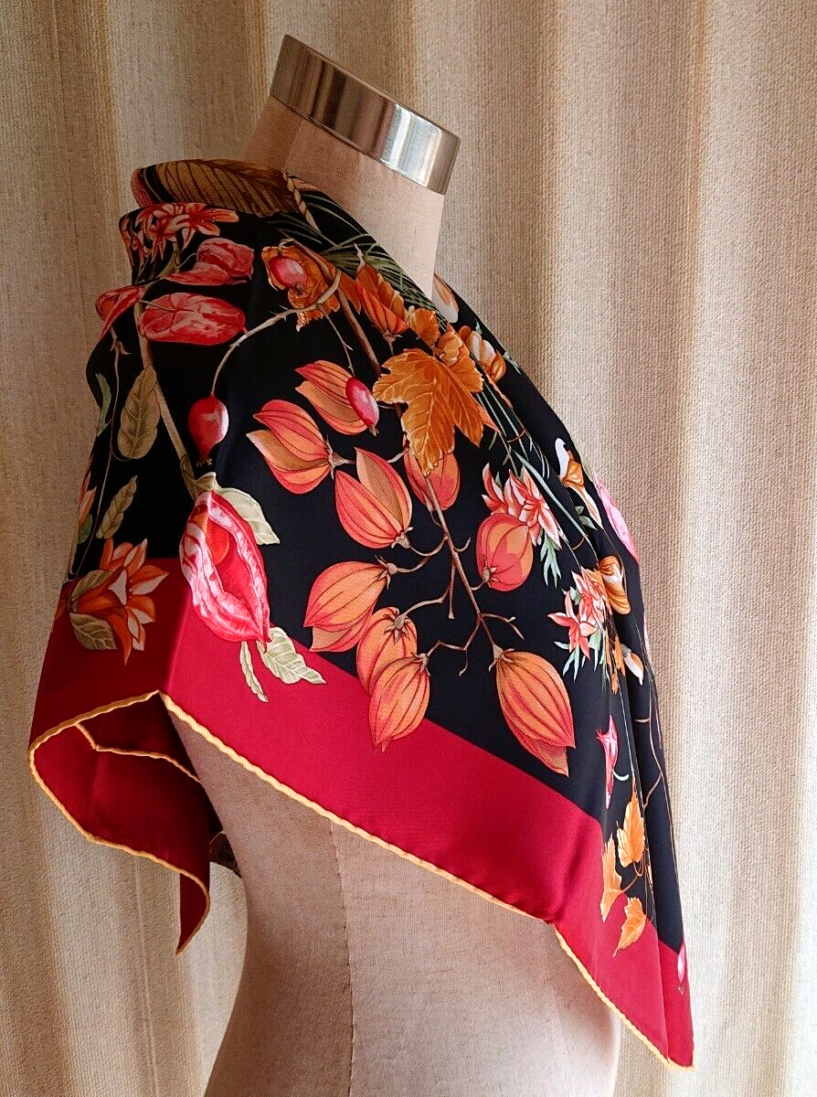 Salvatore Ferragamo カシミヤ100% ガウン Salvatore Ferragamo カシミヤ100% ガウン Salvatore Ferragamo