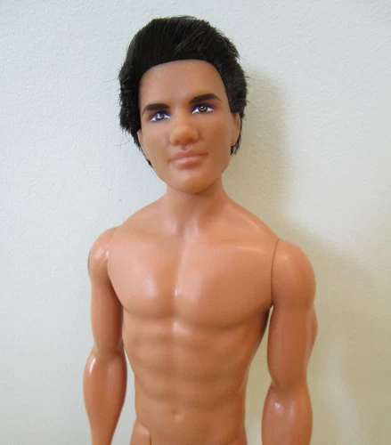 Mattel 2009 Ken New Moon TWILIGHT JACOB Tattoo Doll Nude