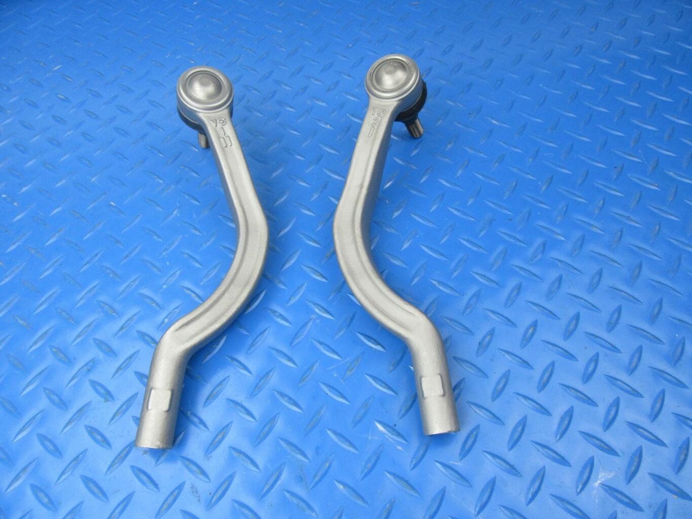 Maserati Ghibli Quattroporte outer tie rod end left right #9008