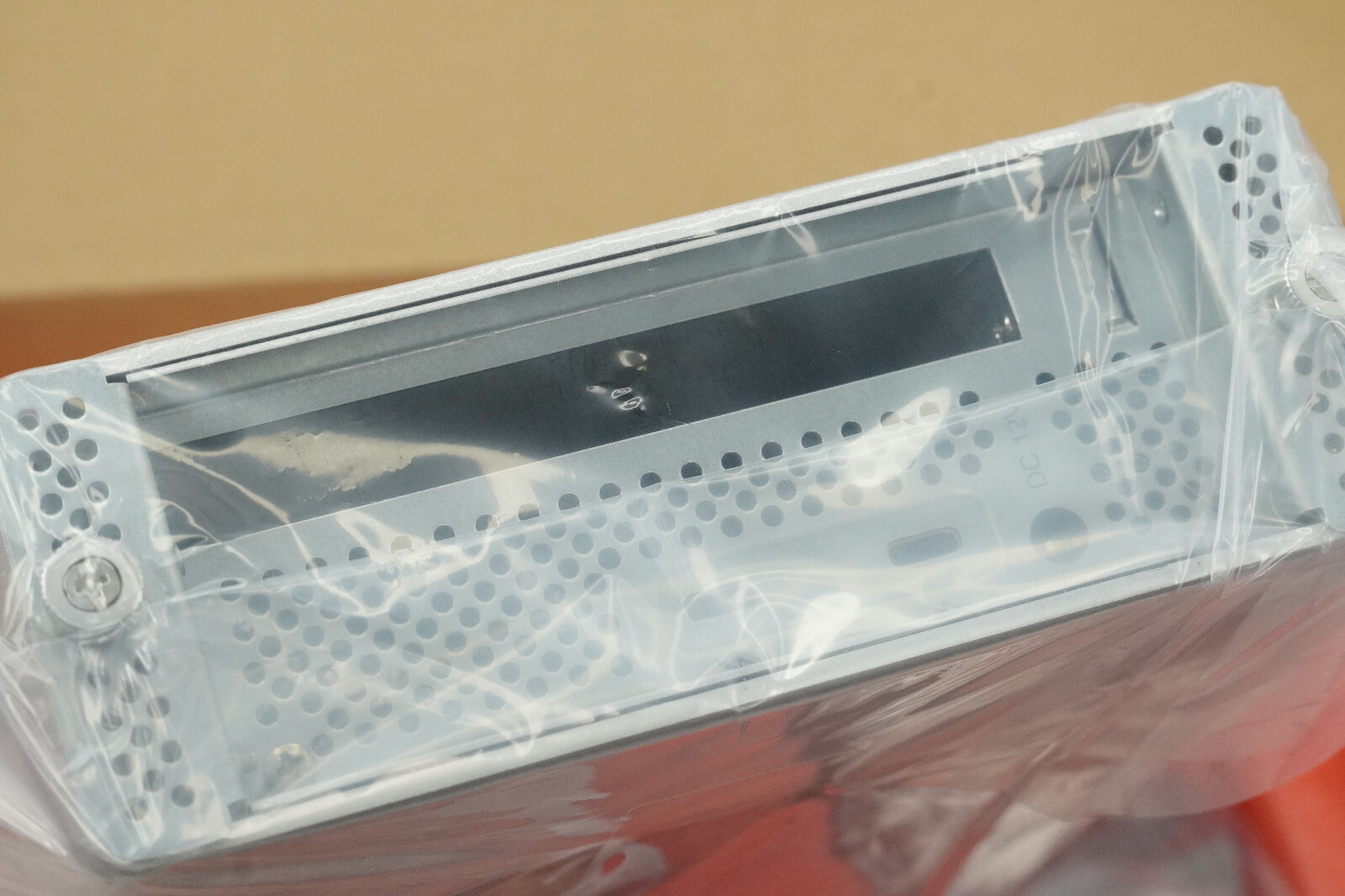 Highpoint RocketStor 6661A Thunderbolt 3 to PCIe 3.0 Expansion Chassis