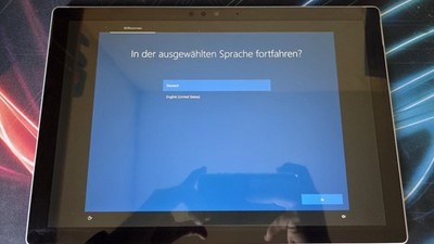 Microsoft Surface Pro 5 (2017)   Intel Core m3-7Y30   4GB RAM   128GB SSD