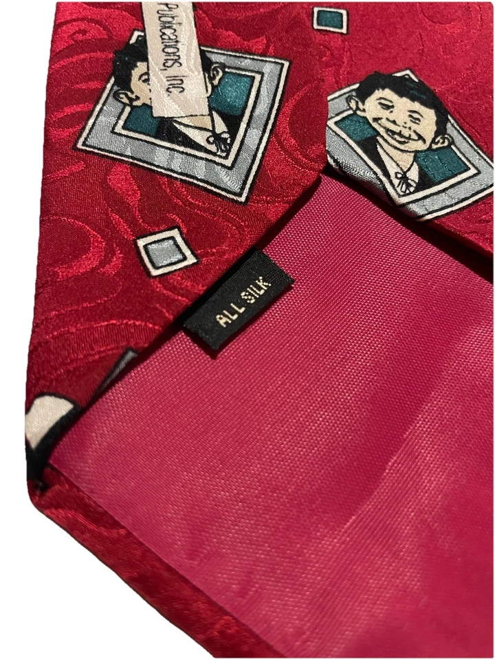 Corbata de seda MAD Magazine con Alfred E. Neuman & Spy Vs. Spy! Fantástica forma! Foto 4 de 4