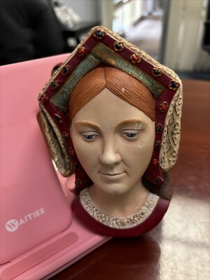 catherine Of Aragon Bossons Handpainted Wall Figurine