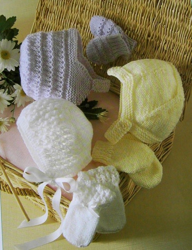 STIEFEL ~ MÜTZE ~ HANDSCHUHE ~ DK STRICKMUSTER GRÖßEN GEBURT BIS 24 MONATE (80)