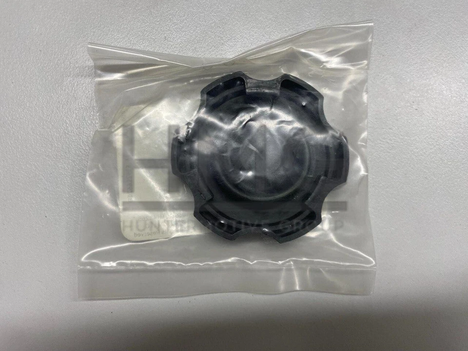 New Genuine Holden Brake Reservoir Cap VE WM Commodore V6/V8 - 92262796 - image 3 of 4