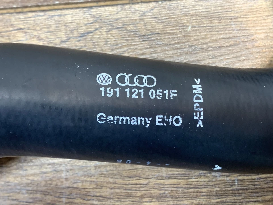 Manguera de refrigerante radiador Volkswagen Jetta Golf 1985-1992 191-121-051-F fabricante de equipos originales nuevo Foto 3 de 4
