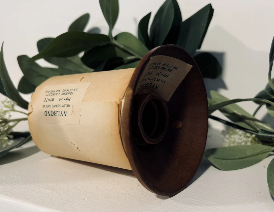 Vintage Heminway & Bartlett 500 Avenue New York City White Nylon Thread Cone New - Image 4 of 4