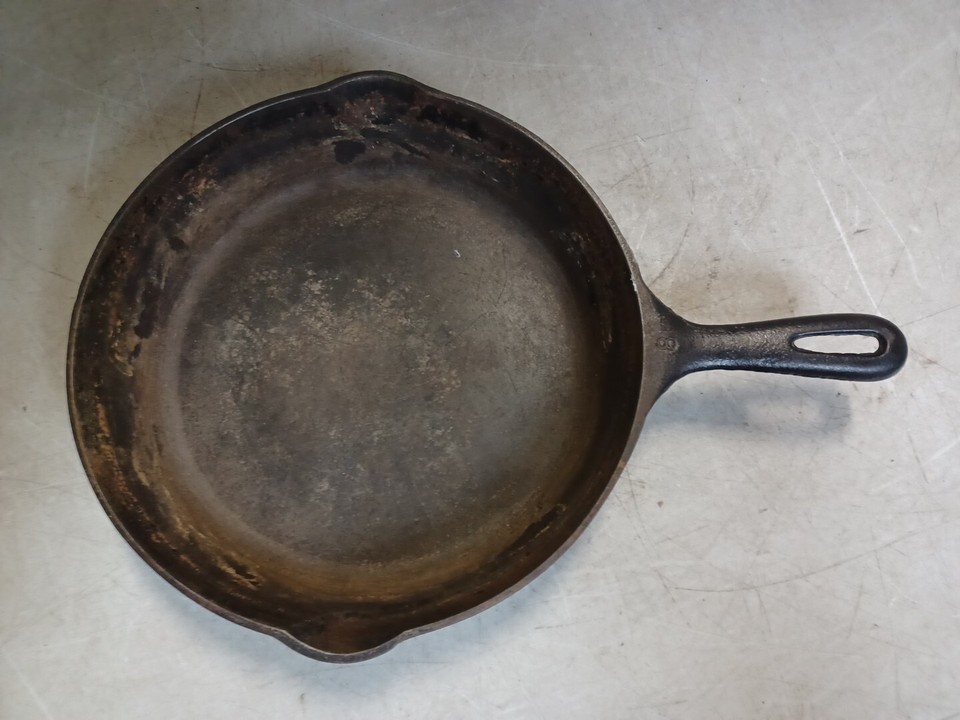 10" CAST IRON SKILLET Metal Frying Pan Cooking Cookware 10 Inch