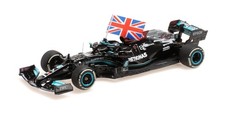 Minichamps 1:43 MERCEDES W12 LEWIS HAMILTON WINNER BRITISH GP 2021 WITH FLAG