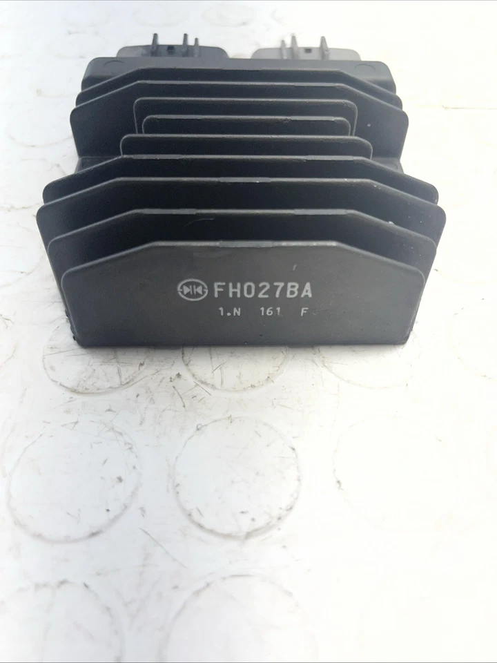 KAWASAKI ZG1400 2022 RECTIFICADOR REGULADOR DE VOLTAJE OEM Foto 2 de 4