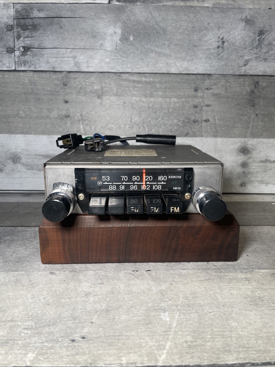 Vintage Fujitsu AM/FM CAR RADIO #00851-12772. Made in Japan Tested