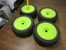 Pro-Line Wheels and Hole shot tires #9033 2.36 x 5.52