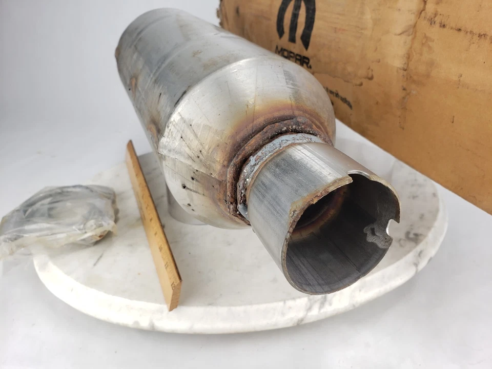 Convertidor catalítico MOPAR 1993-1999 JEEP Grand Cherokee 0508305AE 05083054AD Foto 4 de 4