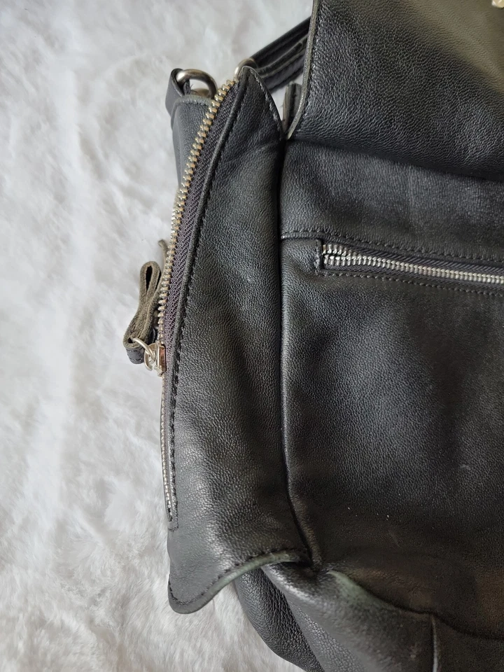 Bandolera Monserat De Lucca Cuero Negro, Correa Ajustable Foto 3 de 4