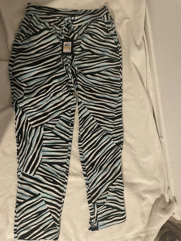 Pantalones de Natación DKNY, Talla PEQUEÑA Negro/Blanco/Azul Claro $89 Foto 2 de 4