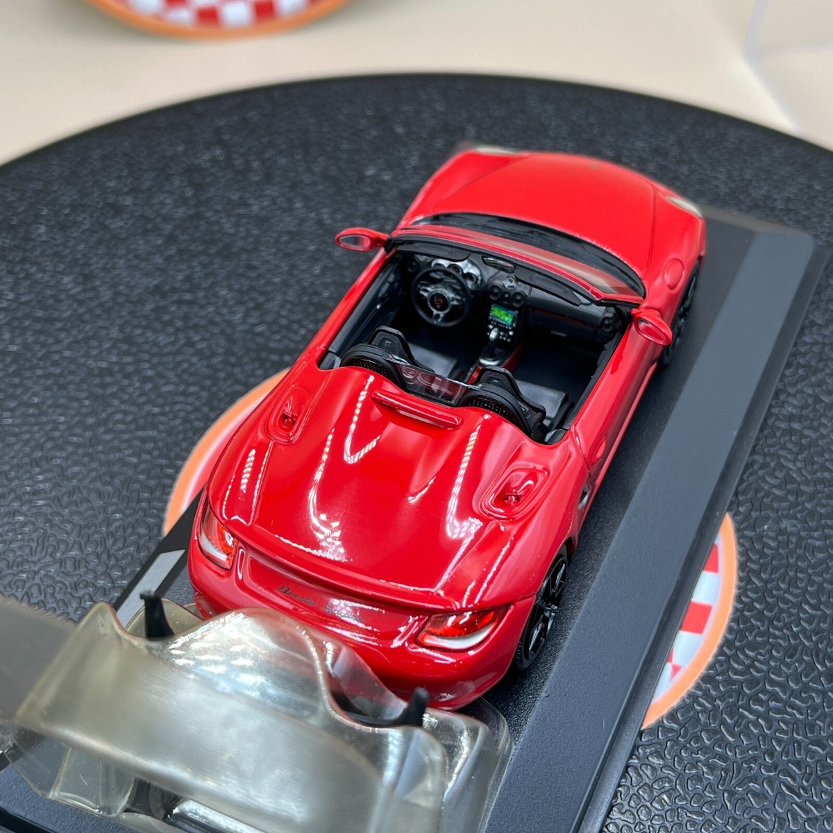 MINICHAMPS 1/43 Porsche Boxster Spyder (987) Red 2010 Dealer MINICHAMPS 1/43 Porsche Boxster Spyder (987) Red 2010 Dealer