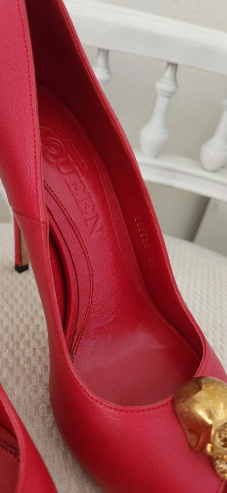 Alexander McQueen Red Leather Skull Embellished Peep Toe Pumps Size 36 - Image 4 of 4