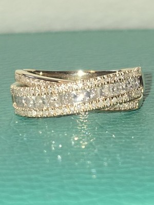 Gorgeous QVC 14k Affinity Diamond Princess & Round Highway Crossover Ring- 1 Ct