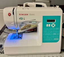 Singer Stylist 7258 Computerized Portable 100 Stitch Sewing Machine Exc Conditn