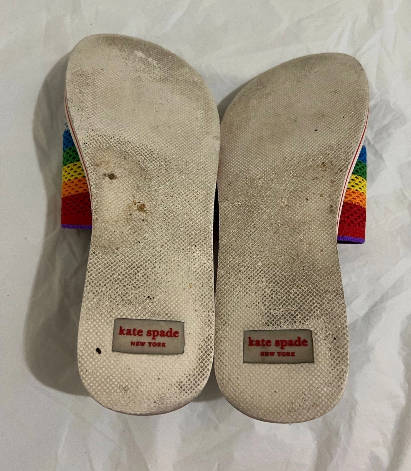 Sandali Kate Spade NY 7 Rainbow Pride tessuto leggero a righe slide spettro