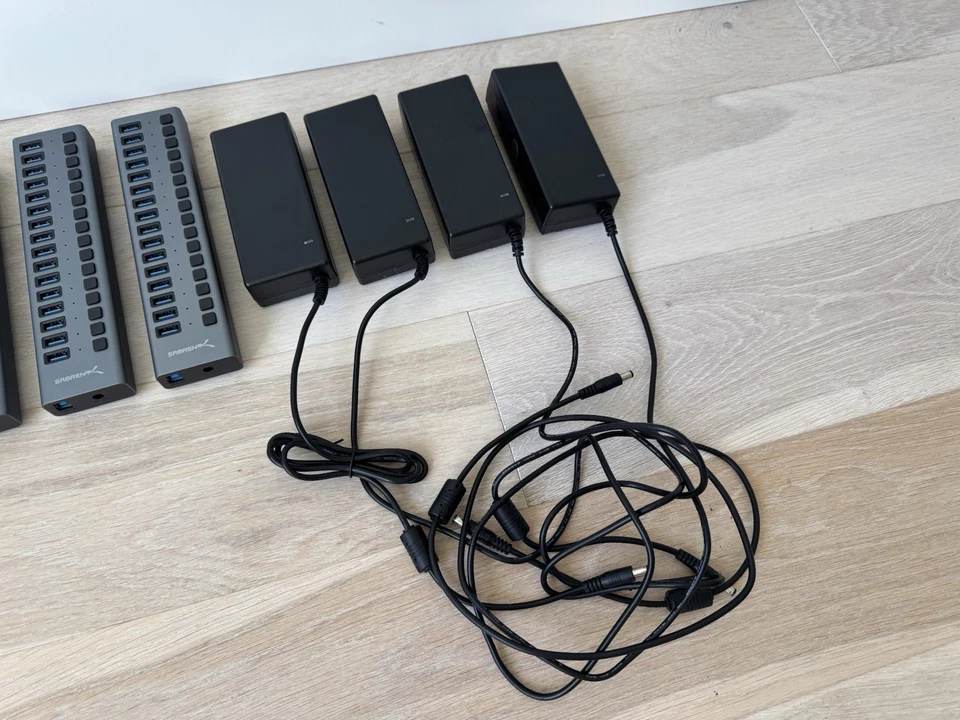 HUB de dados Sabrent 16 portas USB 3.0 e carregador com switches individuais (90 Watts) - Imagem 3 de 4