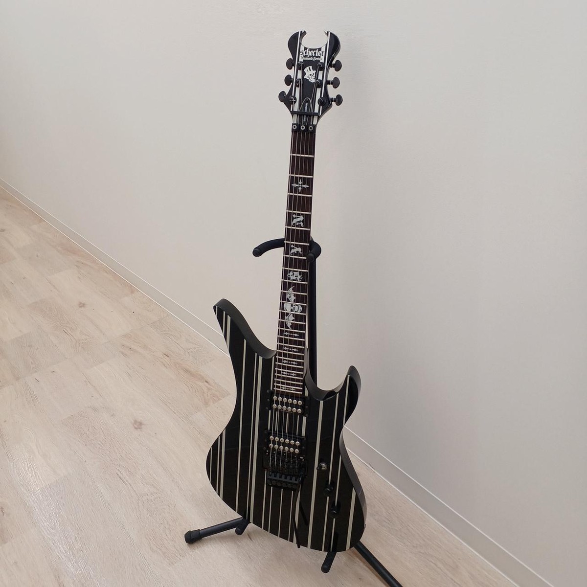 ギター Schecter Synyster Custom AD-A7X-SS-CTM ギター Schecter Synyster Custom AD-A7X-SS-CTM Synyster Gates