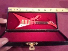 MINI GUITAR REPLICA SUPER DETAILED COLLECTIBLE WITH BOX
