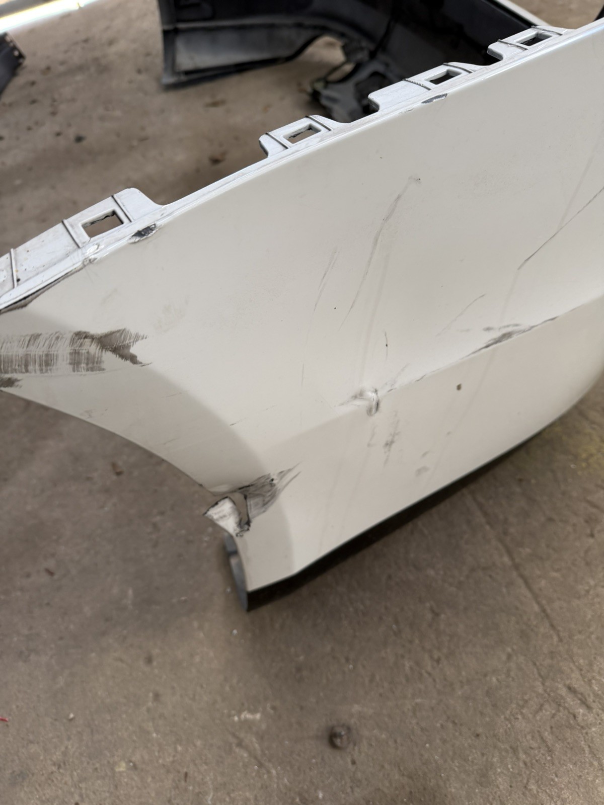 MASERATI GHIBLI REAR BUMPER 2014 2015 2016 2017 WHITE 670010943 OEM DAMAGED