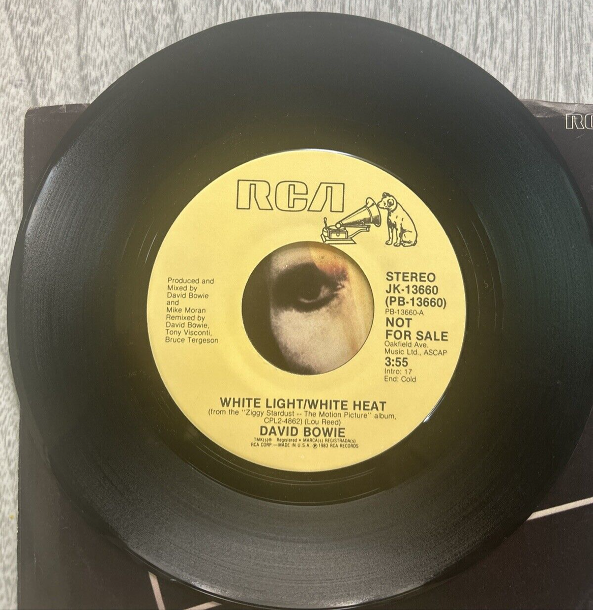 White（初回盤） 717YXZ0pCnL._UF350,350_QL80_.jpg