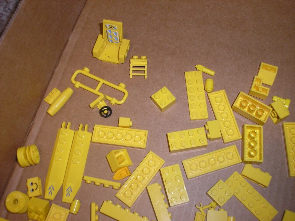 RARO Lote De Colección de LEGO Amarillos Algunos Especialidades y Trans ENVÍO GRATUITO Foto 3 de 4