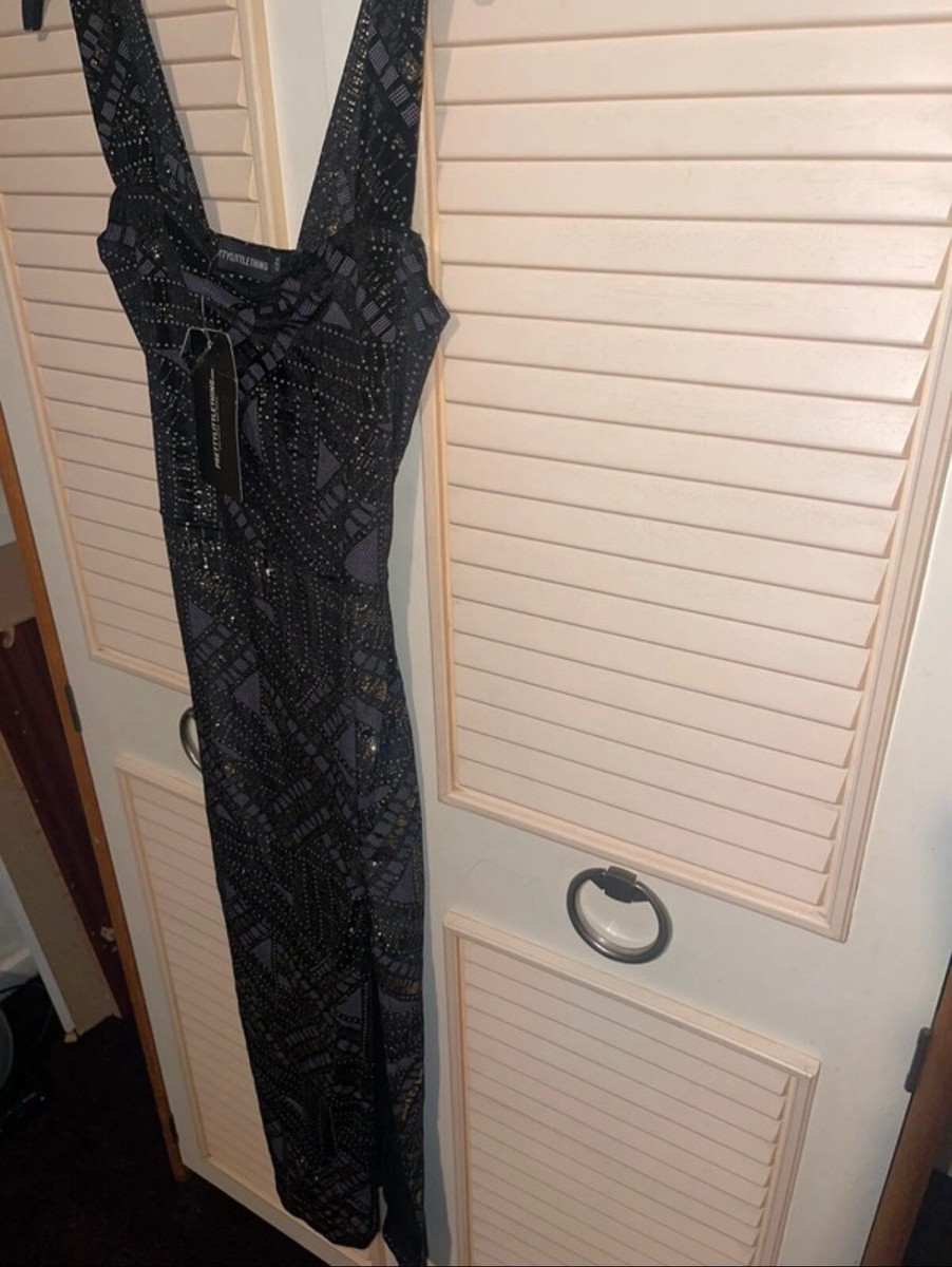 Pretty LittleThing Black Velvet Glitter Square Neck split Midi