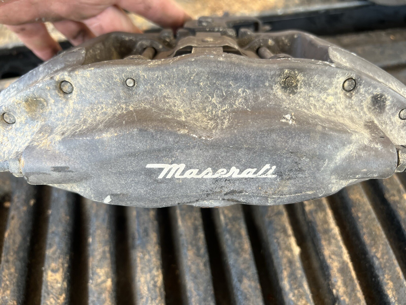 Damaged 14 - 19 MASERATI GHIBLI S REAR LEFT & RIGHT BRAKE CALIPER SET BREMBO OEM