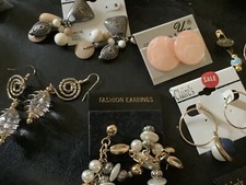 CLAIRE'S EARRINGS Lot Of 6 Plus Pairs fashion Costume Earrings