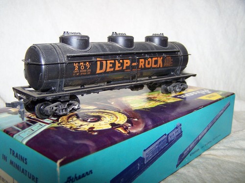Athearn HO Three Dome Tank Car Deep Rock(RTR) - Picture 7 of 20