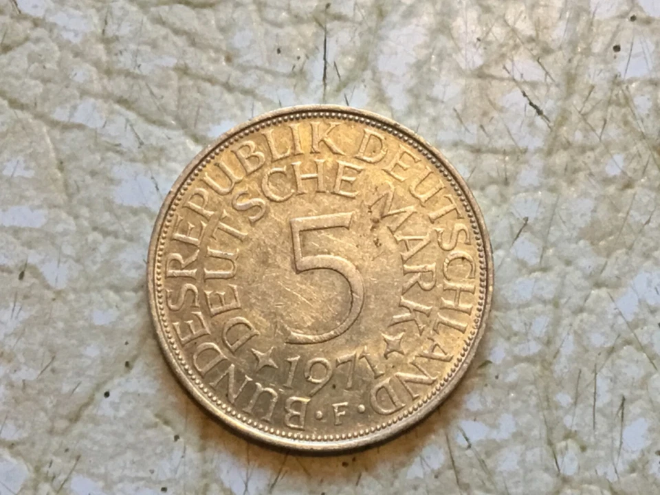 Lote de dos monedas de plata alemanas 1971F de 5 marcos EE. UU. 5C SEGUNDA GUERRA MUNDIAL y 1/4 libra Foto 2 de 4